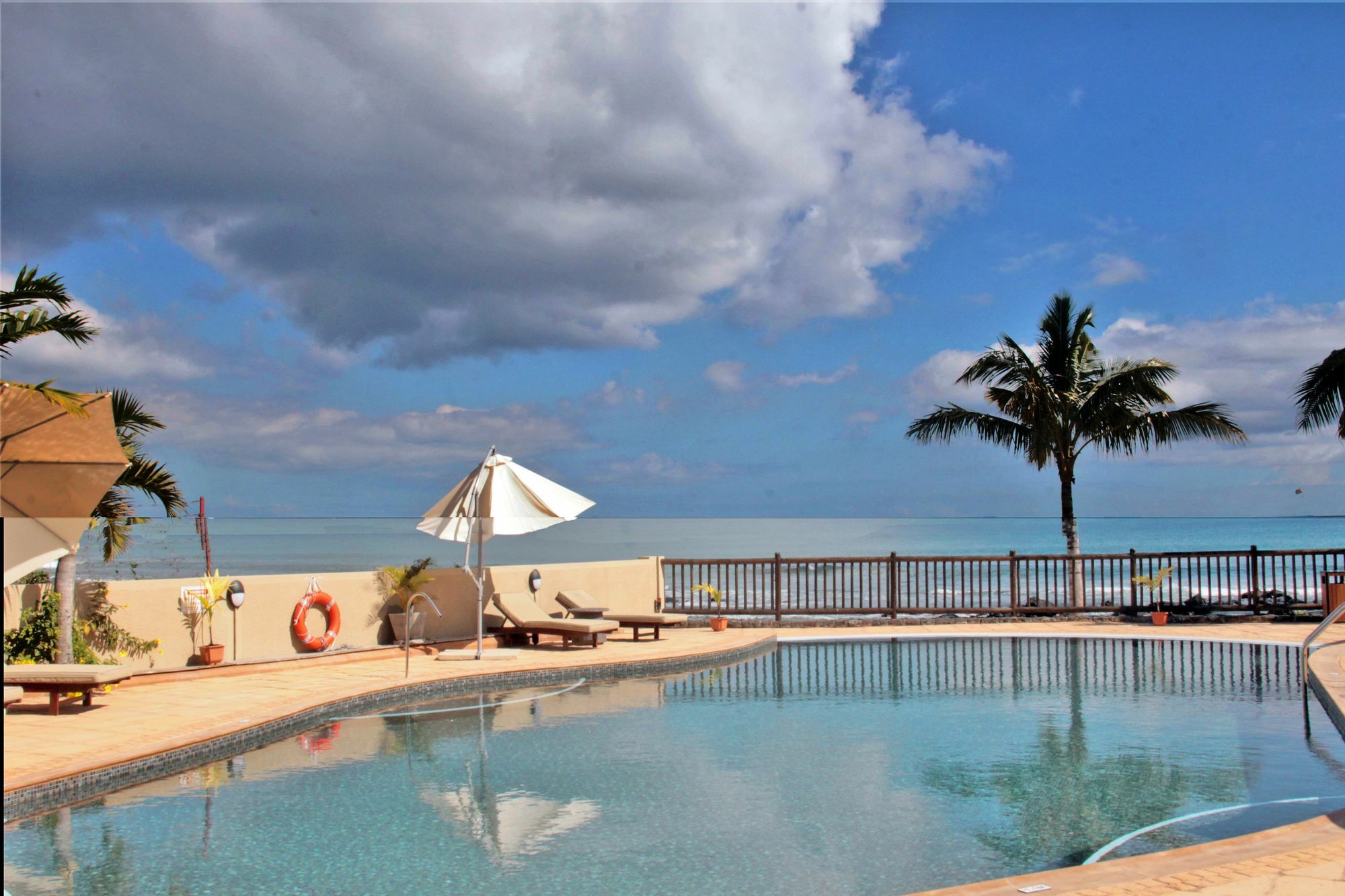 Sunset Reef Resort & Spa Pointe-aux-Piments Eksteriør billede